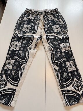 Anthropologie Black & Cream Bandana-Style Cropped Pants